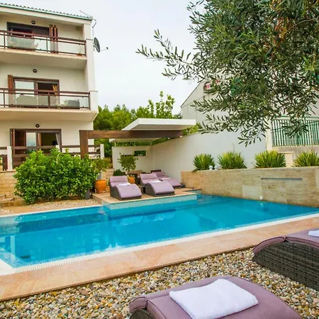 Nia With Private Pool Trogir