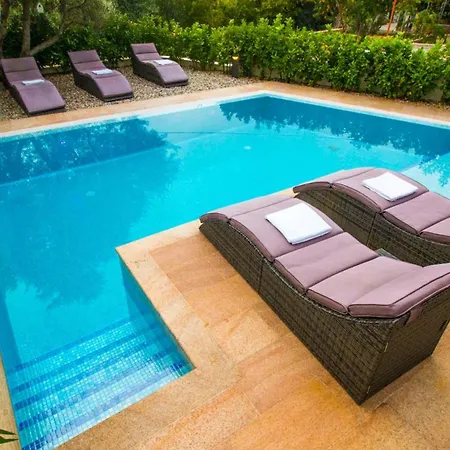 Willa Nia With Private Pool *