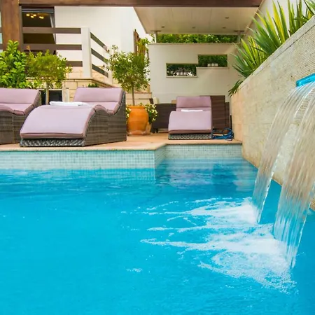 Nia With Private Pool Villa *