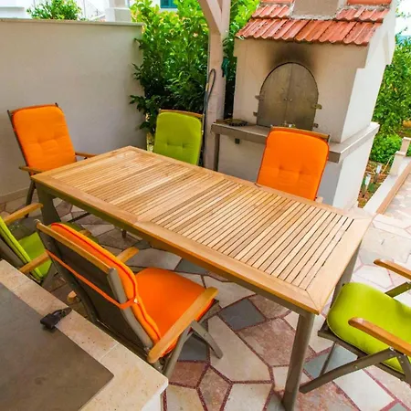 Nia With Private Pool Villa *